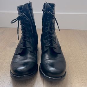 La Canadienne waterproof winter boot.